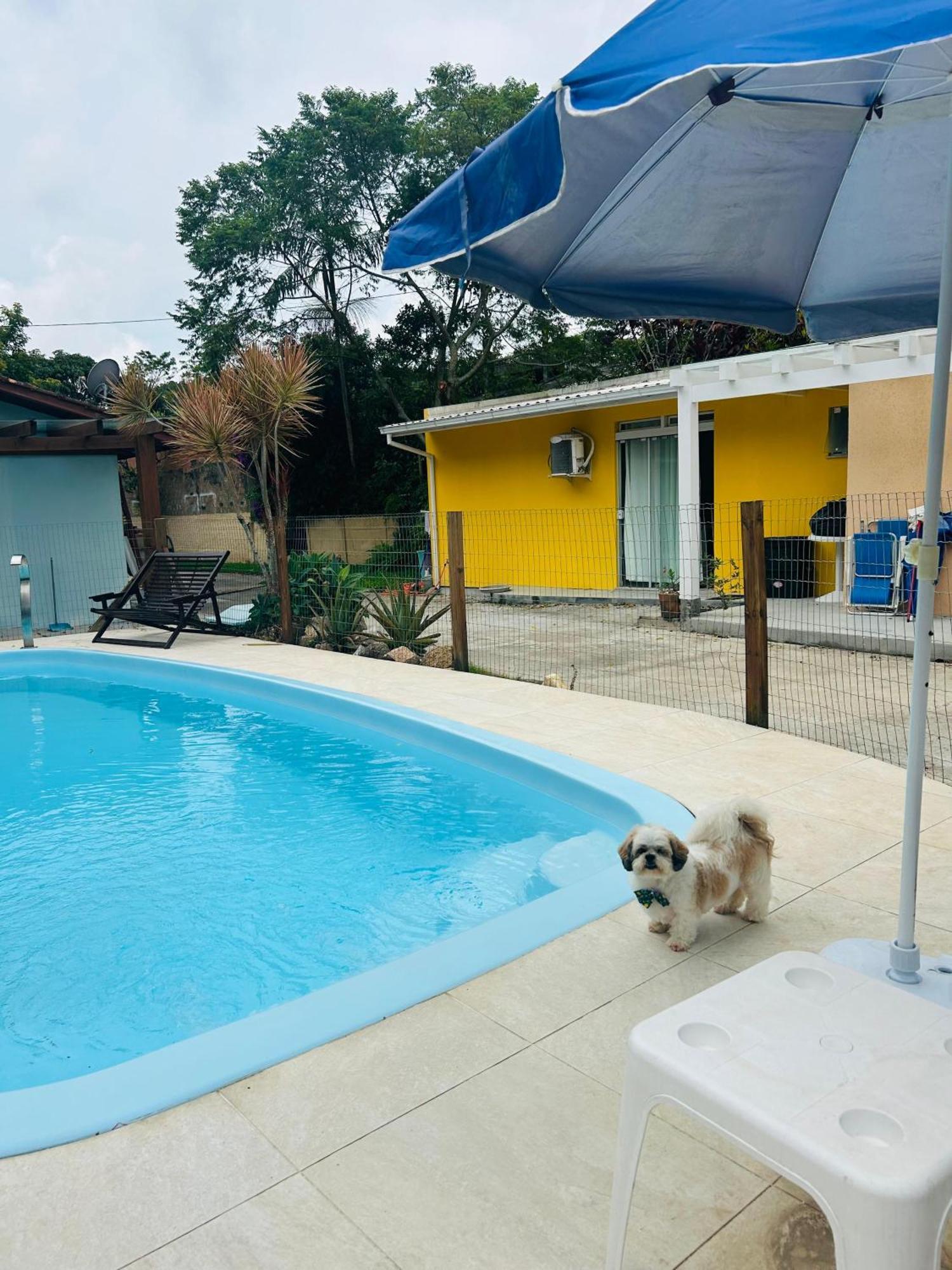 Casa Espacosa Com Piscina, Churrasqueira E Area Em Sambaqui Ao Lado Da - Floripa Holiday home